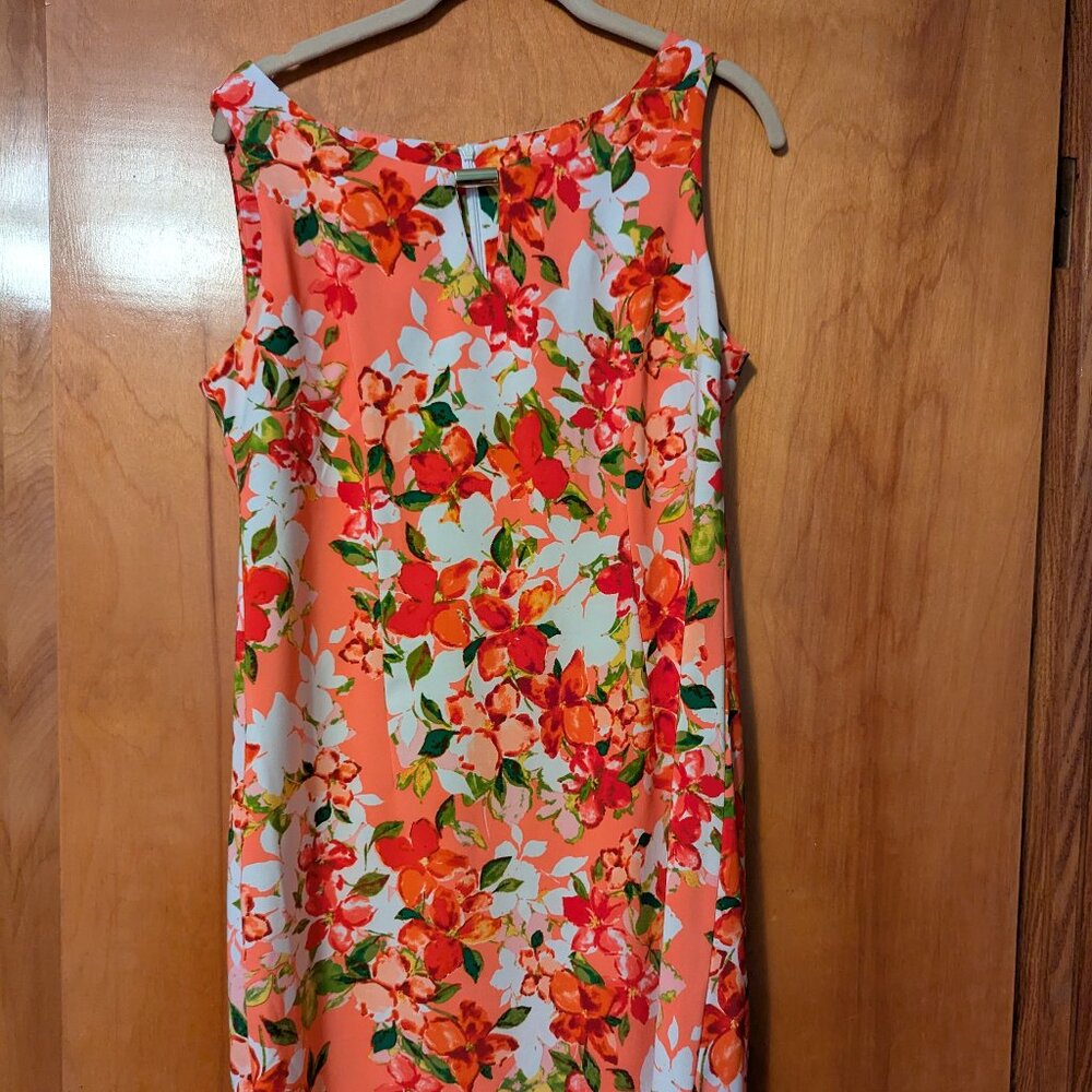 Sleeveless floral ladies dress - Size 10
